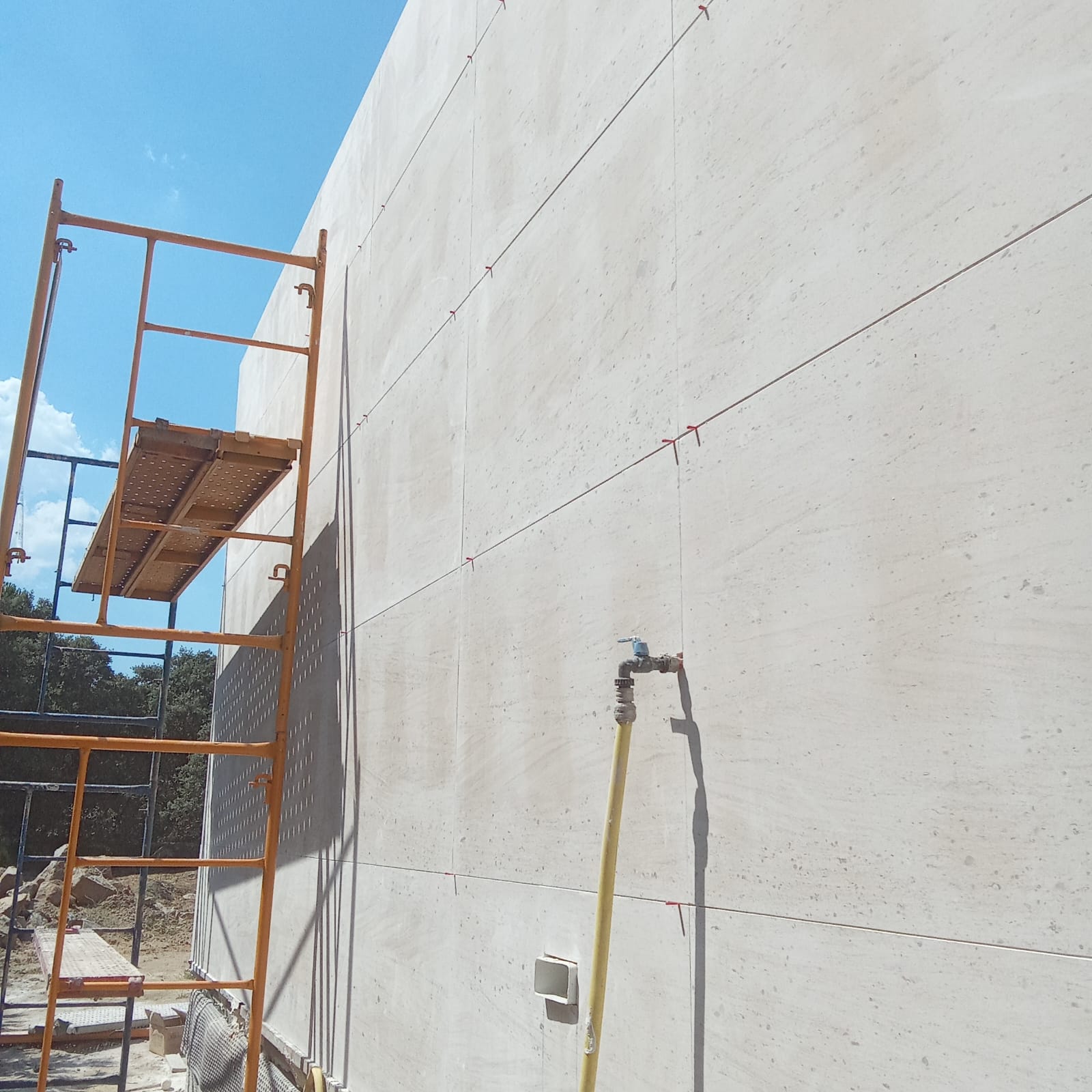 Casa finalizada construcción - M.I.A. Construcciones